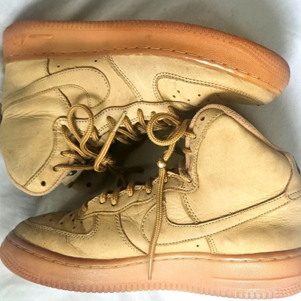 Nike Air Force 1 High Top Sneakers Size 5Y Wheat Brown -922066-203- 2017
